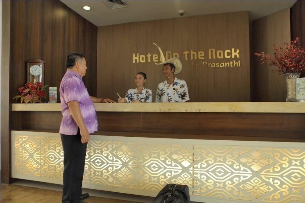Hotel On The Rock クパン エクステリア 写真